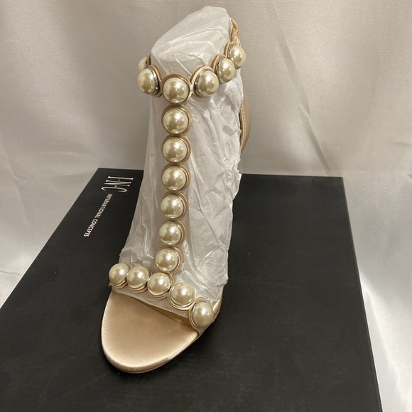 INC Raechelle T-Strap Pearl Embellished Heels Beige Satin Size 6 NIB - Picture 2 of 6